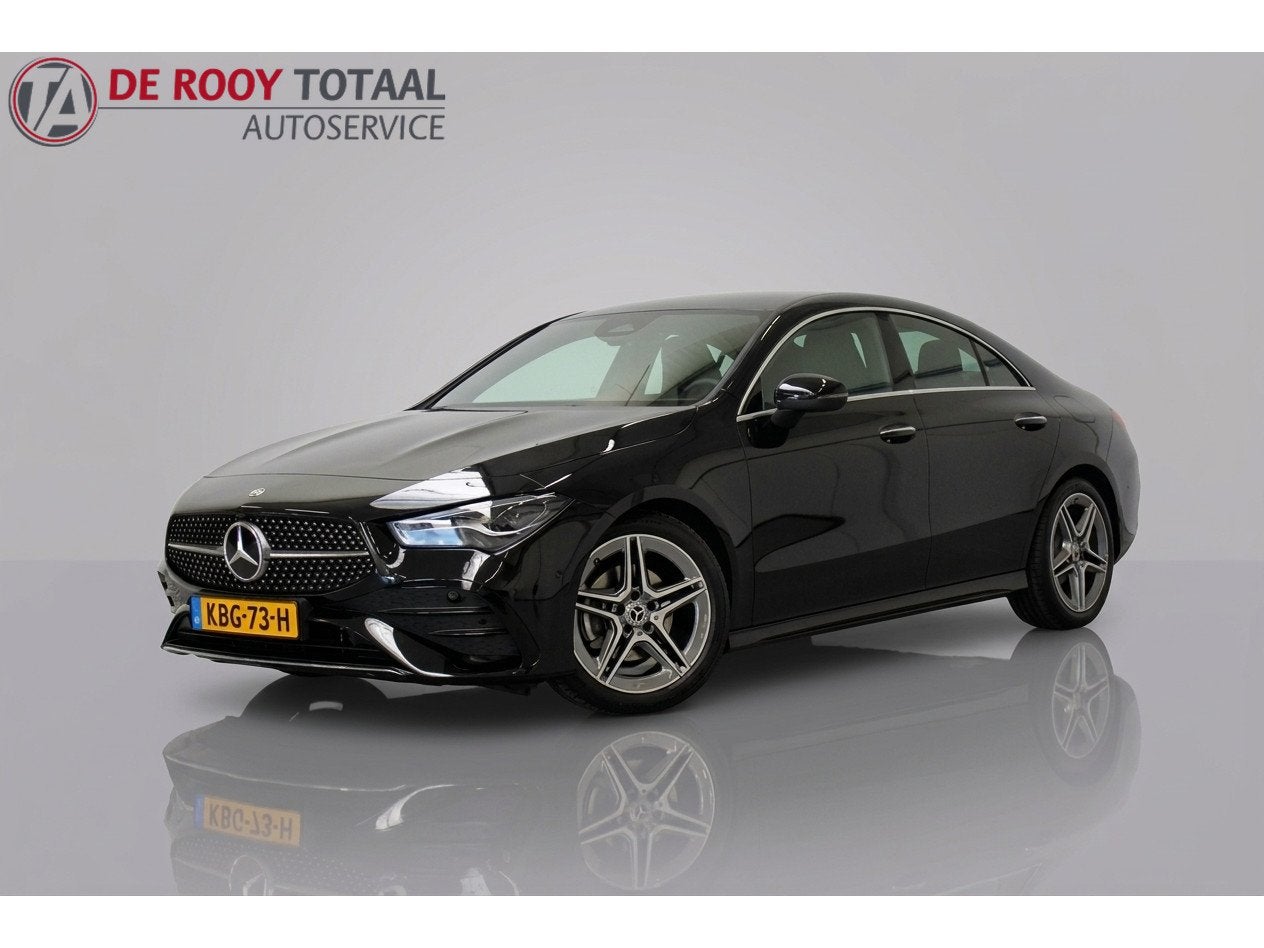 Mercedes-Benz CLA-Klasse 180 AMG Line 136PK, SFEERVERLICHTIN, Auto's, CLA, 136 pk, Gebruikt, 4 cilinders