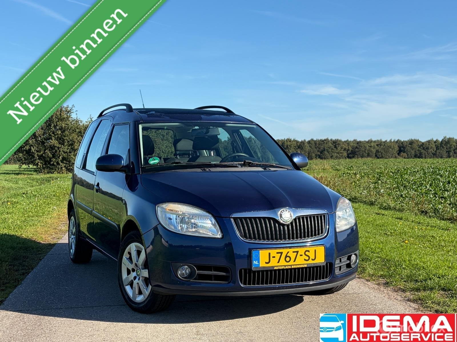 Skoda Roomster 1.6-16V Ambiente AUTOMAAT, Auto's, 450 kg, Gebruikt, 4 cilinders, Blauw