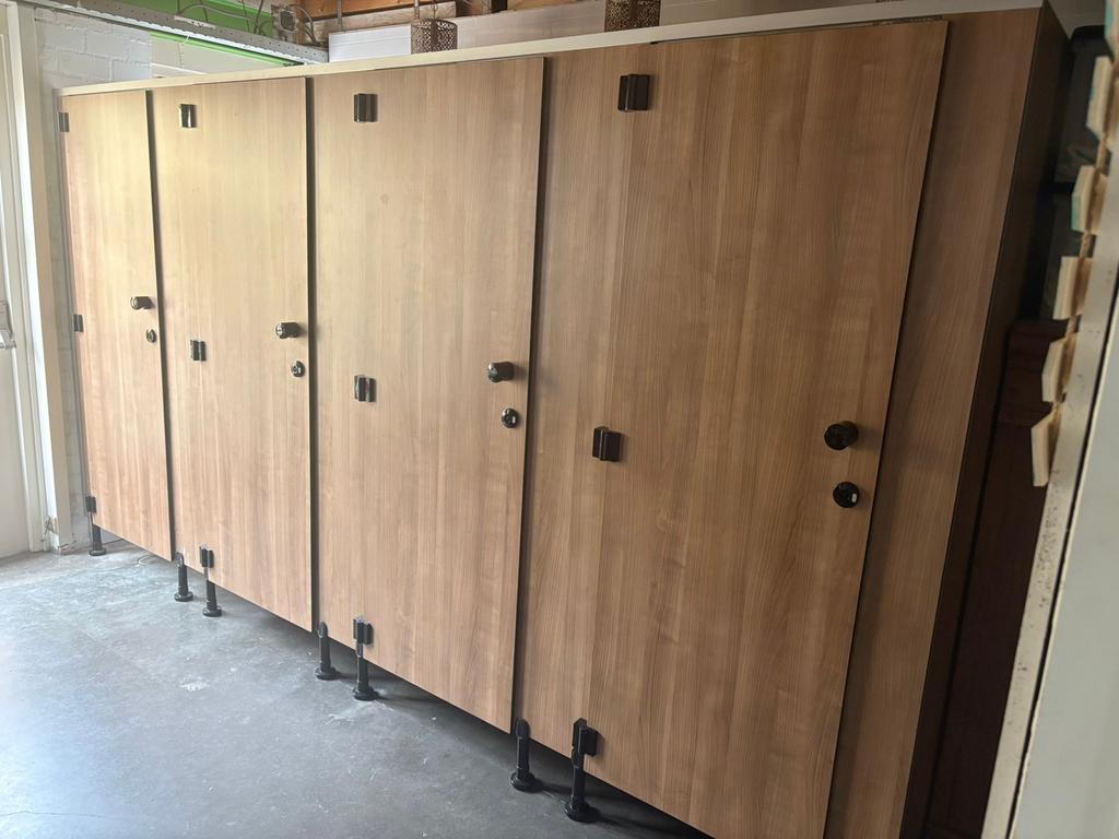 4 Sanitaircabines, 3 Geberit hangtoiletten en douche, Ophalen, Zo goed als nieuw, Overige typen