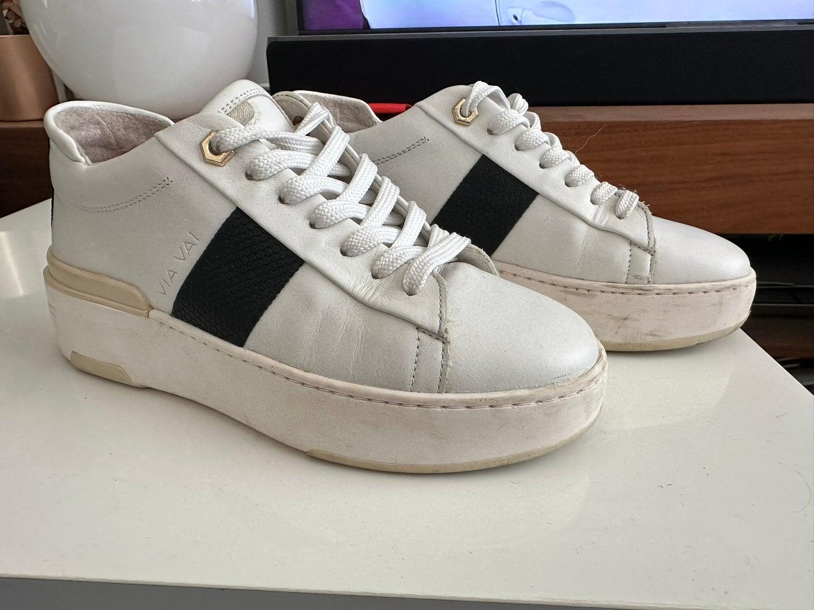 Via Vai sneakers maat 37 wit met zwart, Wit, Ophalen of Verzenden, Sneakers of Gympen, Zo goed als nieuw