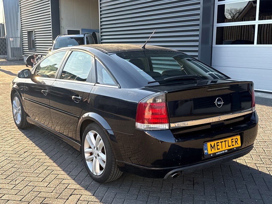 Opel Vectra GTS 1.8-16V Sport, airco, stoelverwarming, Auto's, Opel, Gebruikt, Zwart, 4 cilinders, 1796 cc