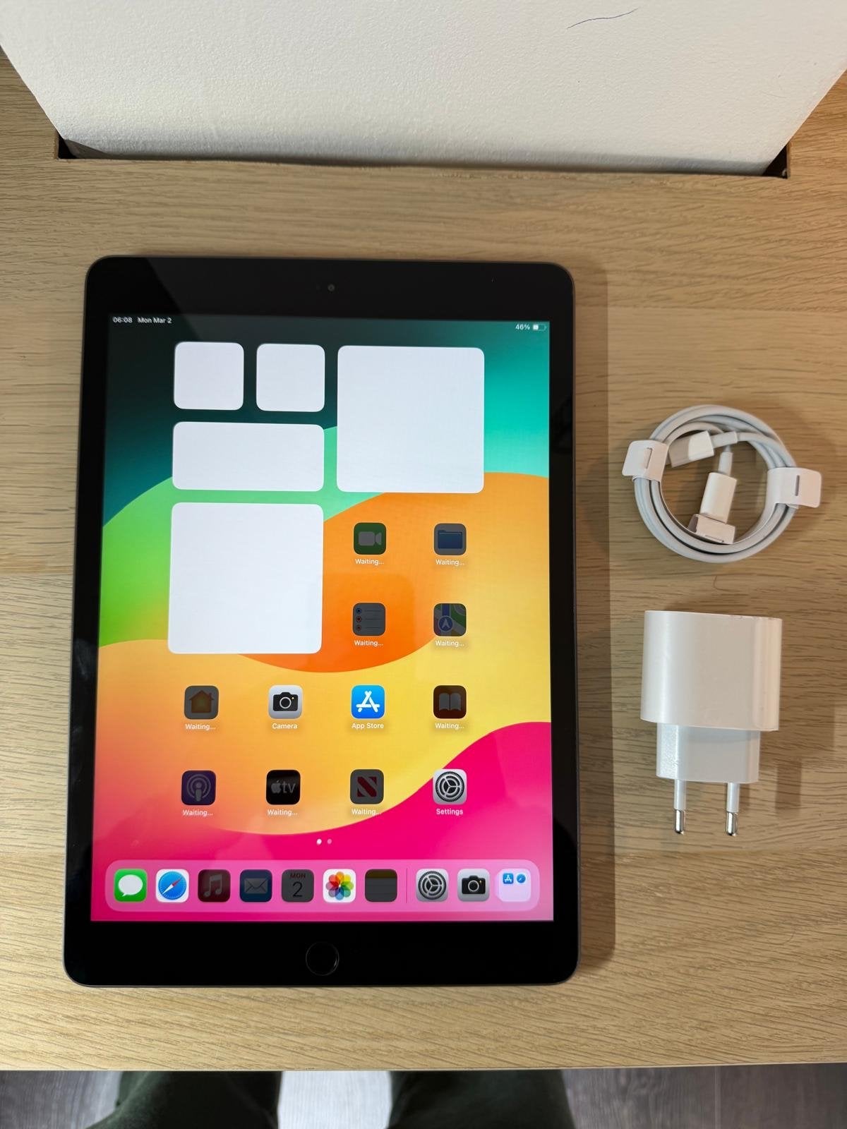iPad 8e generatie 32GB batterij cap:90%- Zo goed als nieuw, 32 GB, Apple iPad, Zo goed als nieuw, Grijs