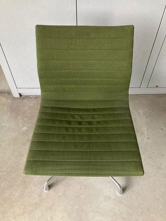 Aluminium stoel EA 105, Eames, Huis en Inrichting, Verzenden, Grijs, Eén
