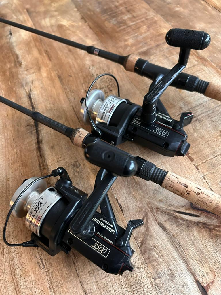 2x Shimano Baitrunner USA 3500a, Watersport en Boten, Hengelsport | Karpervissen, Ophalen of Verzenden, Zo goed als nieuw, Molen