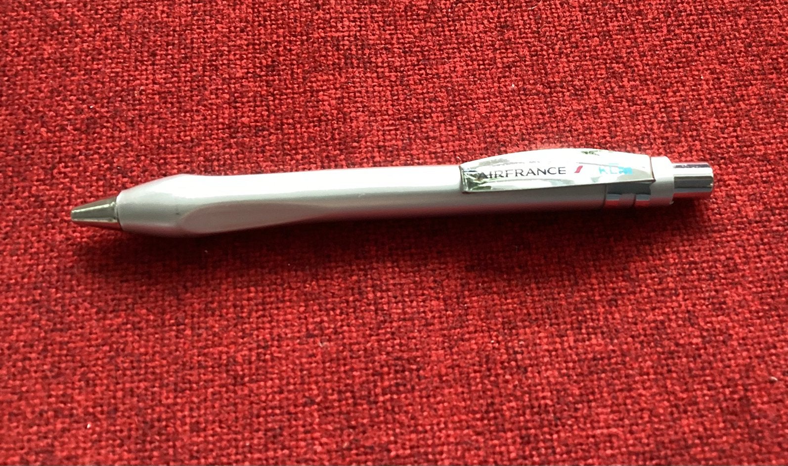 Air France KLM Balpen - Zilverkleurig met logo, Verzamelen, Overige merken, Gebruikt, Balpen, Ophalen of Verzenden