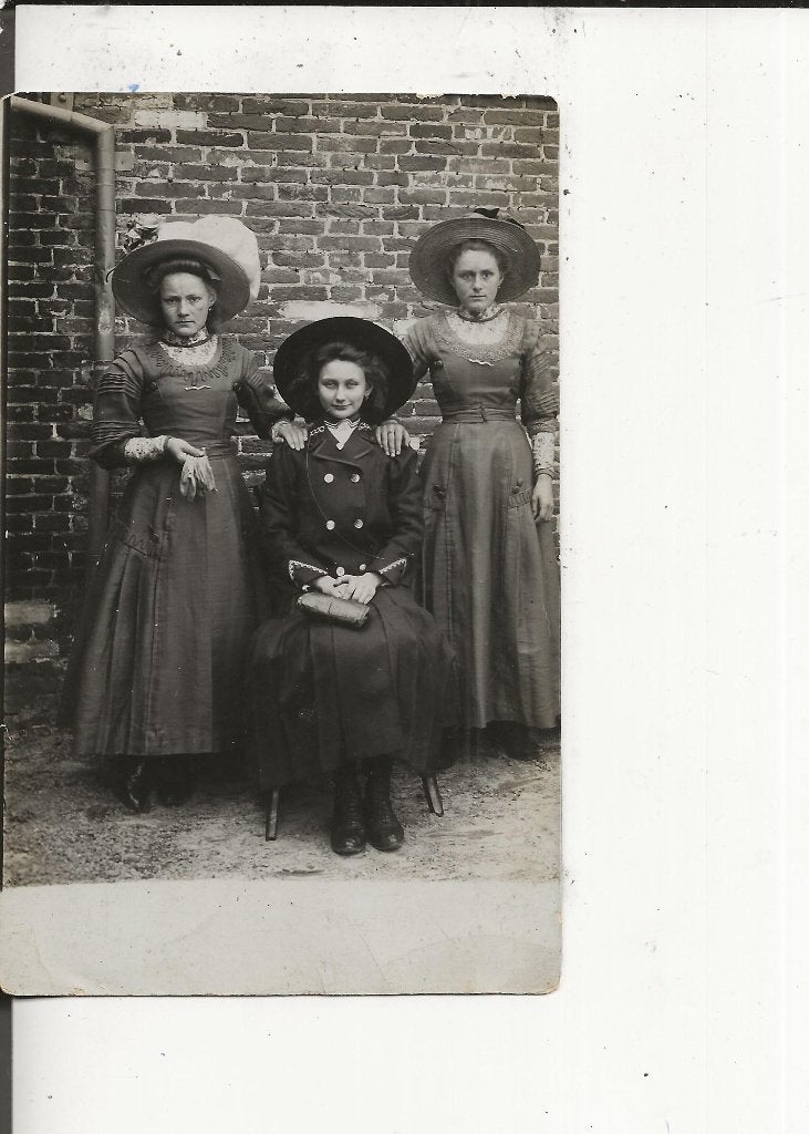 Honselersdijk Dijkstraat 3 vriendinnen Hulspas Fotokaart1911, Ophalen of Verzenden, Voor 1920, Gelopen, Zuid-Holland