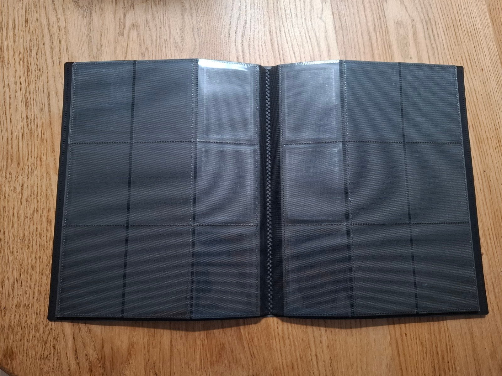 9 pocket binder Zwart, Postzegels en Munten, Ophalen of Verzenden, Verzamelmap
