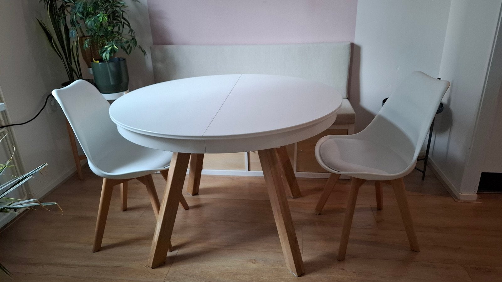 IKEA Ingatorp uitschuifbare tafel wit met eikenhouten poten, Ophalen, Rond, Zo goed als nieuw, 100 tot 150 cm