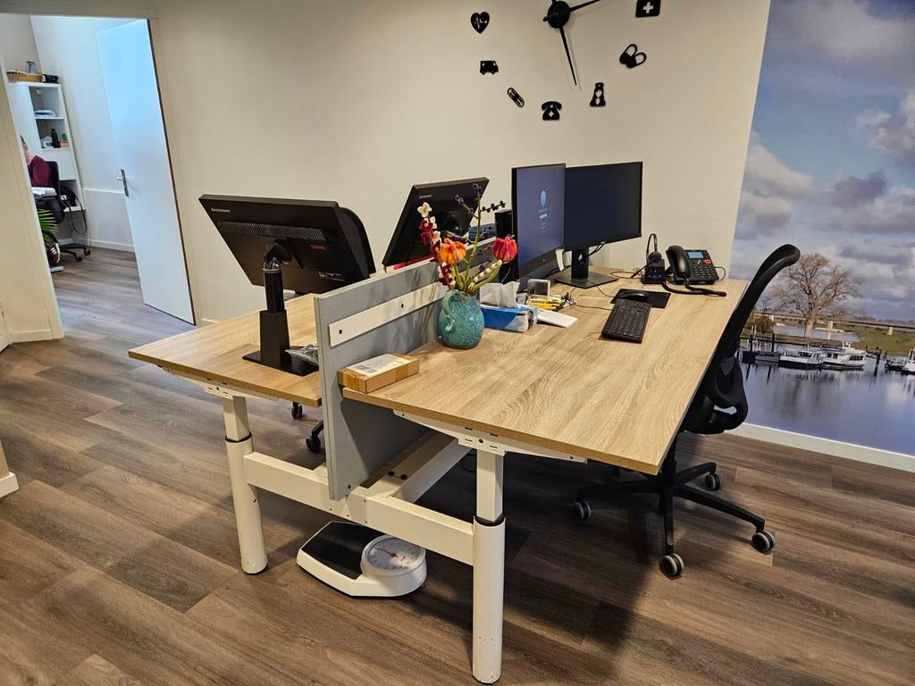 Gispen Duo bureau hoogte verstelbaar, Huis en Inrichting, Tafels | Eettafels, Ophalen, 50 tot 100 cm, Zo goed als nieuw, 150 tot 200 cm
