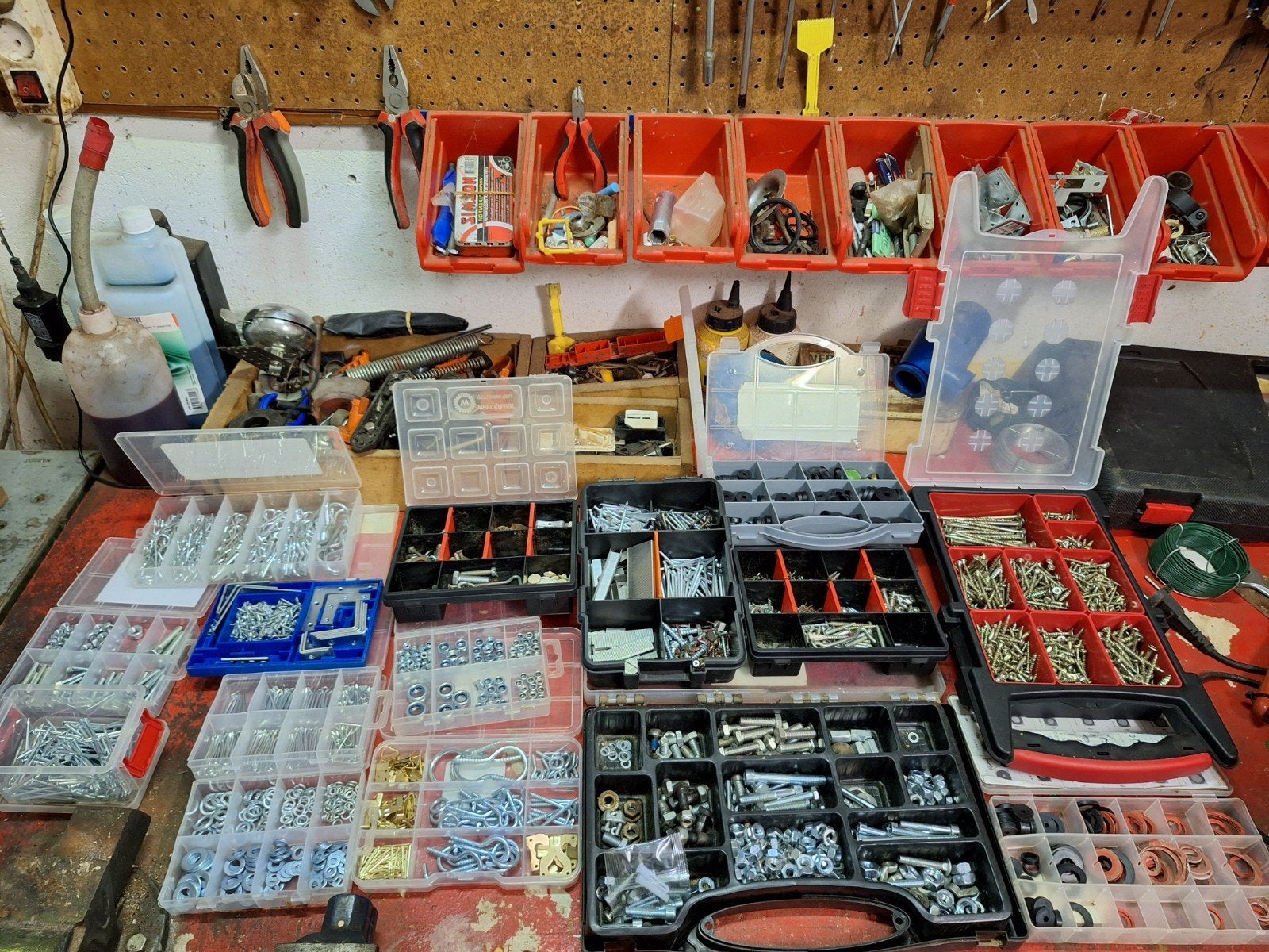 Uitgebreide collectie schroeven, moeren, bouten haken & meer, Ophalen, Gebruikt, Minder dan 50 mm, Overige typen