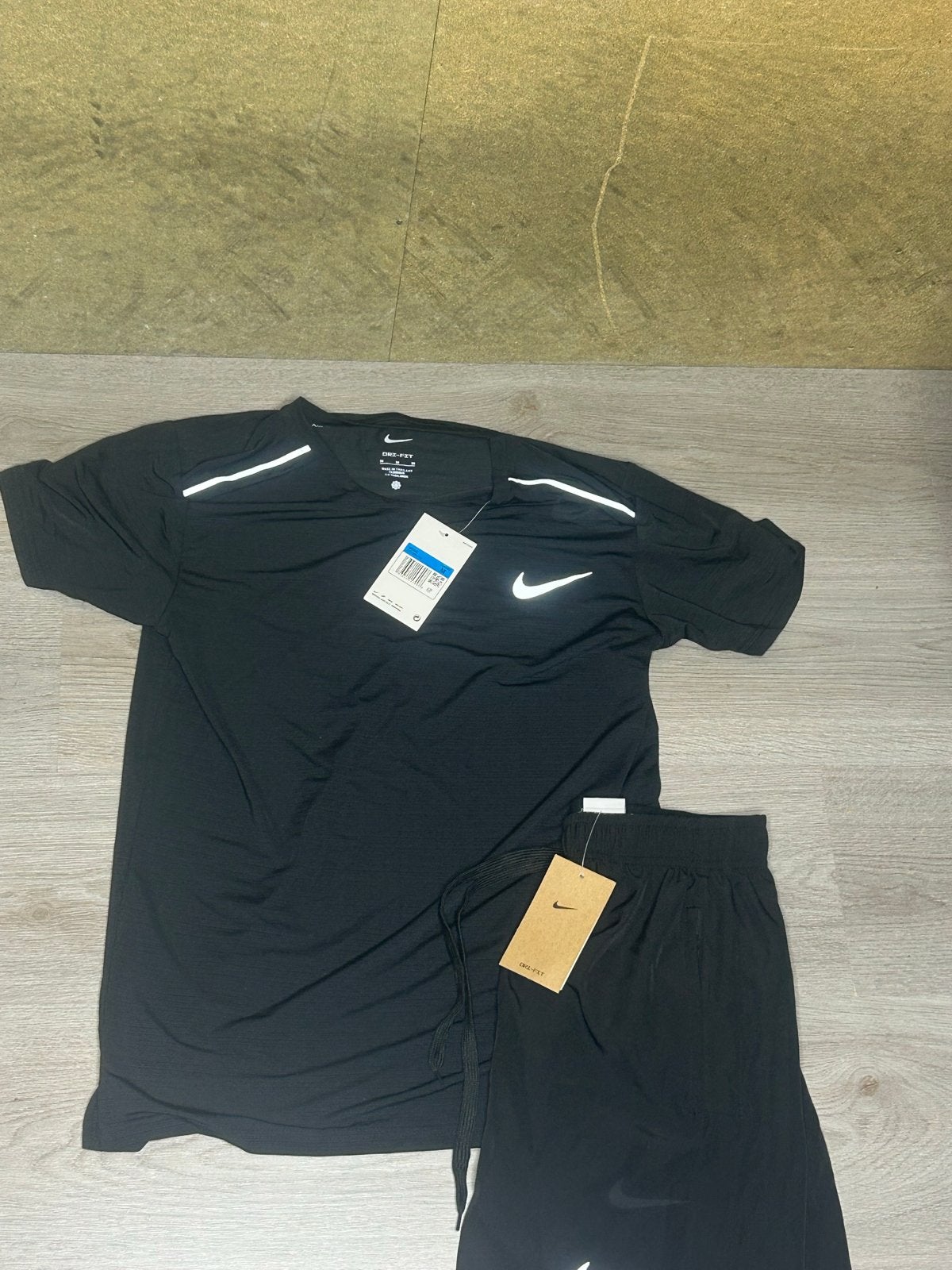 Nike Dri-FIT Sportset Zwart - T-shirt & Korte Broek, Fitness, Maat 48/50 (M), Zwart, Nieuw