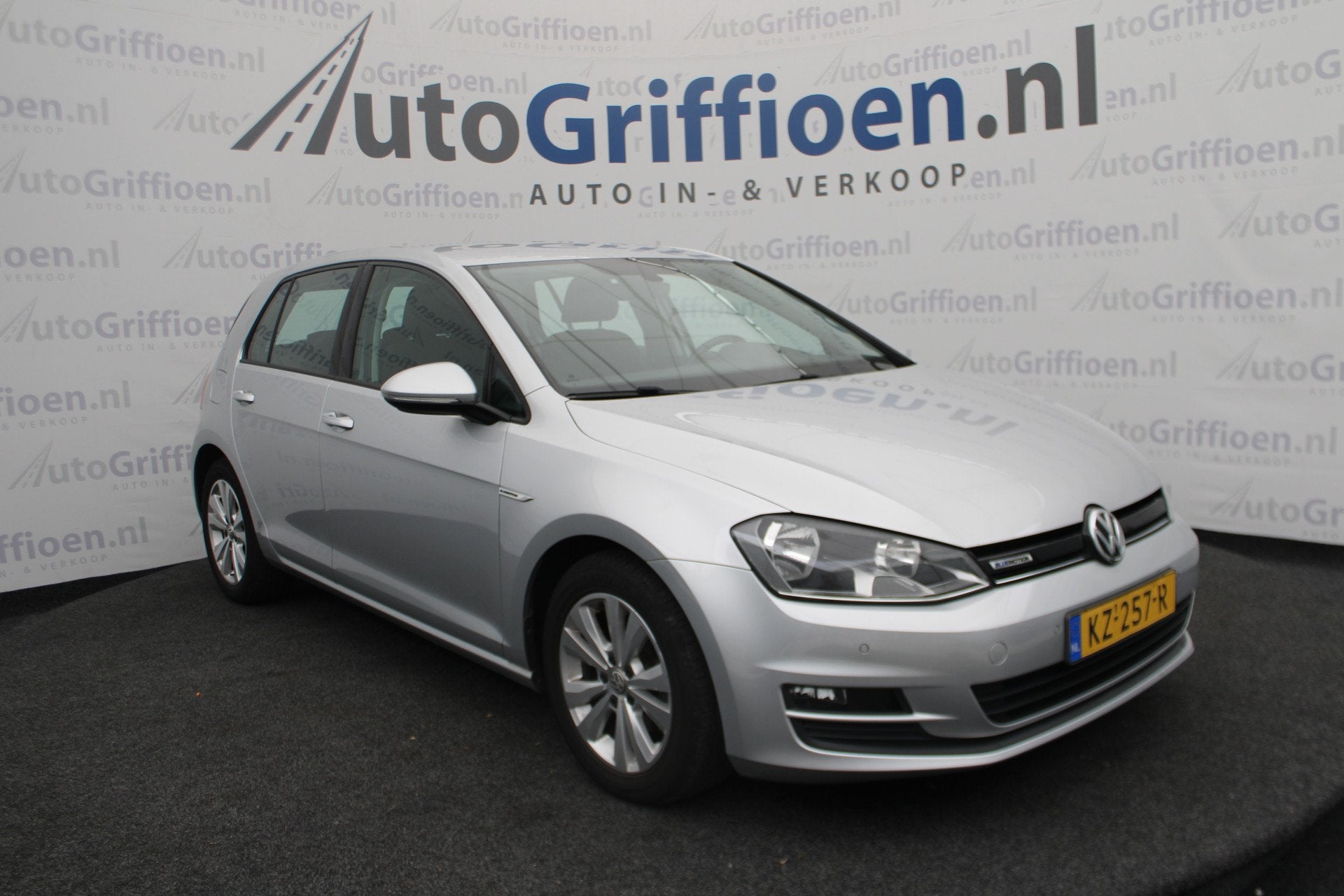 Foto 7 van Volkswagen Golf 1.0 TSI Comfortline keurige 5-deurs met klim