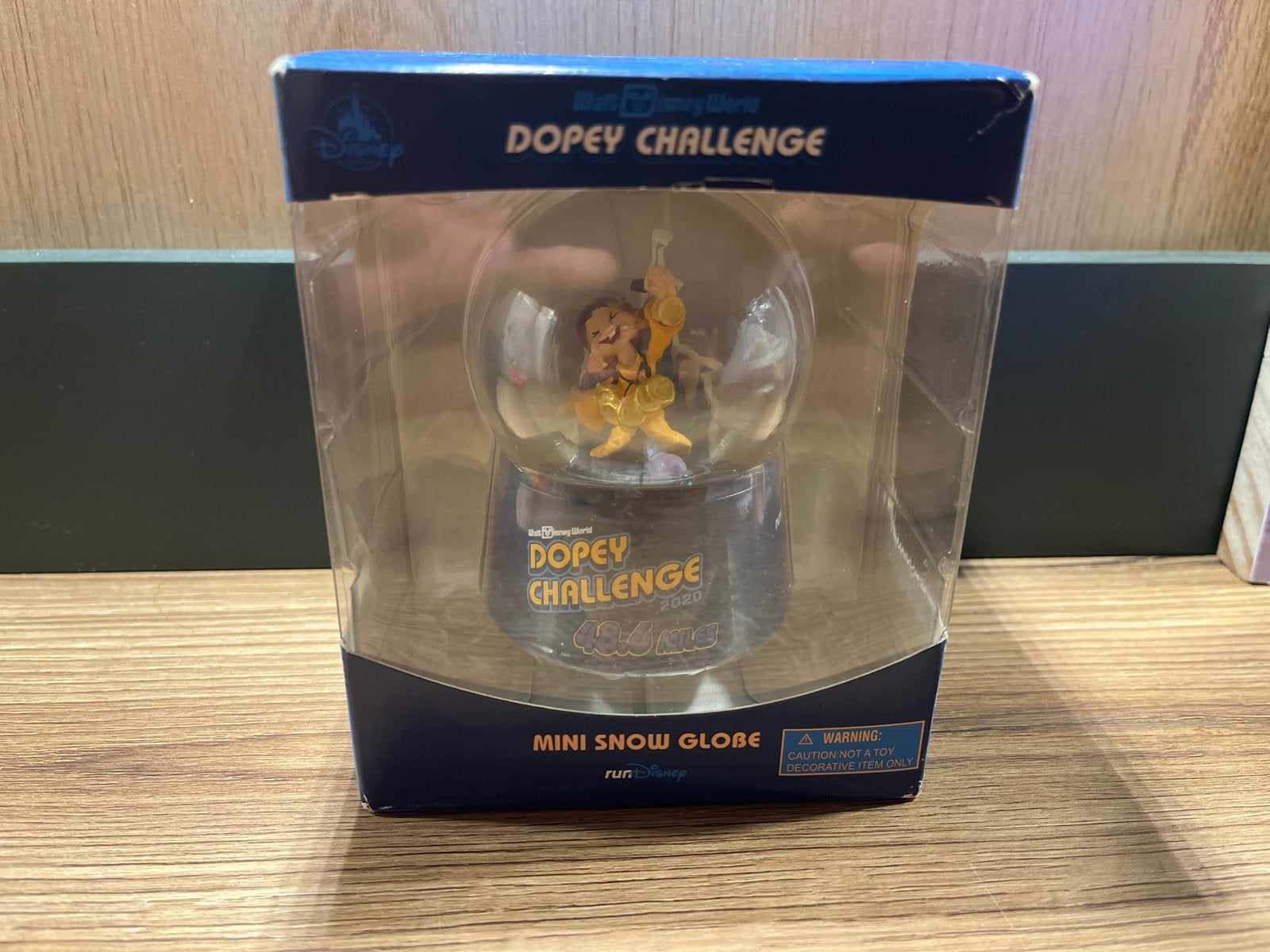 Disney Dopey Challenge Mini Sneeuwbol - Walt Disney World, Verzamelen, Ophalen of Verzenden, Sneeuwwitje of Doornroosje, Nieuw