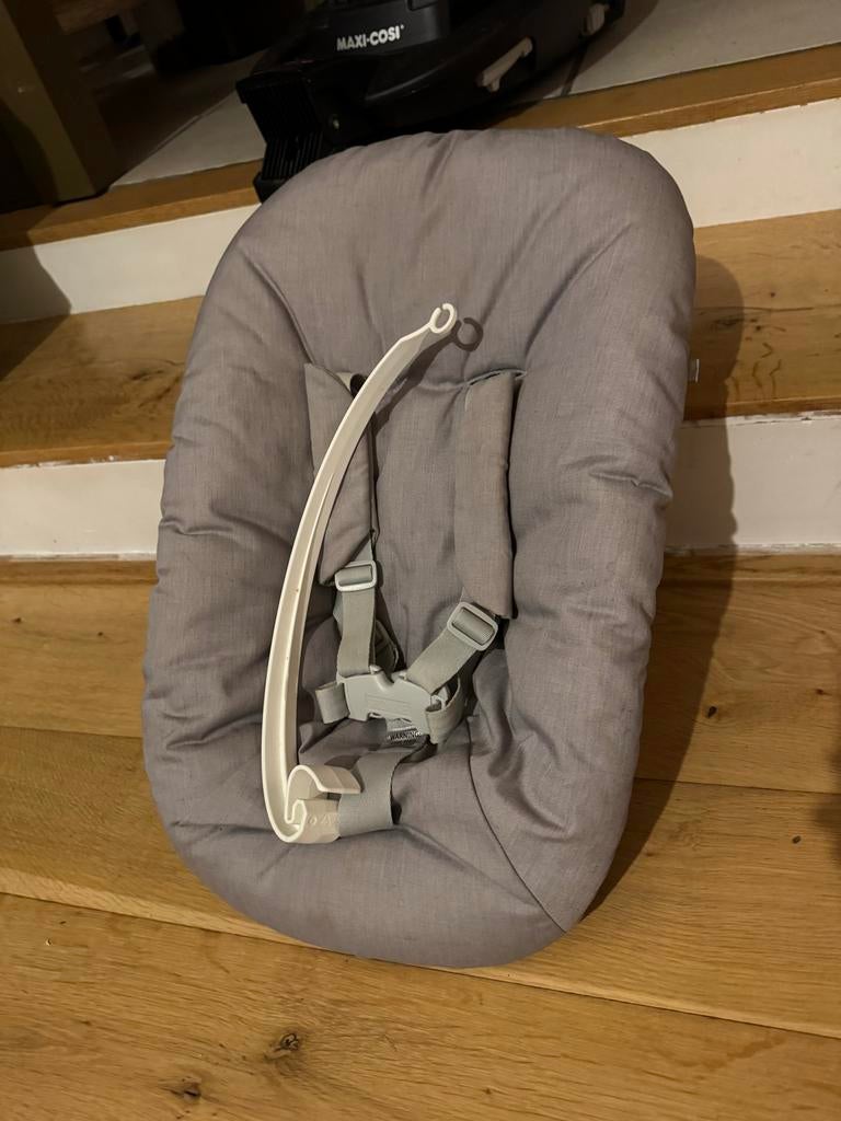 Tripp Trapp Newborn Set - Grijs, Kinderen en Baby's, Kinderstoelen, Zo goed als nieuw, Overige typen, Gordel(s), Ophalen