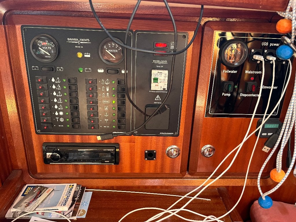 Foto 3 van Zeilboot Bavaria 34-3 uit 2000
