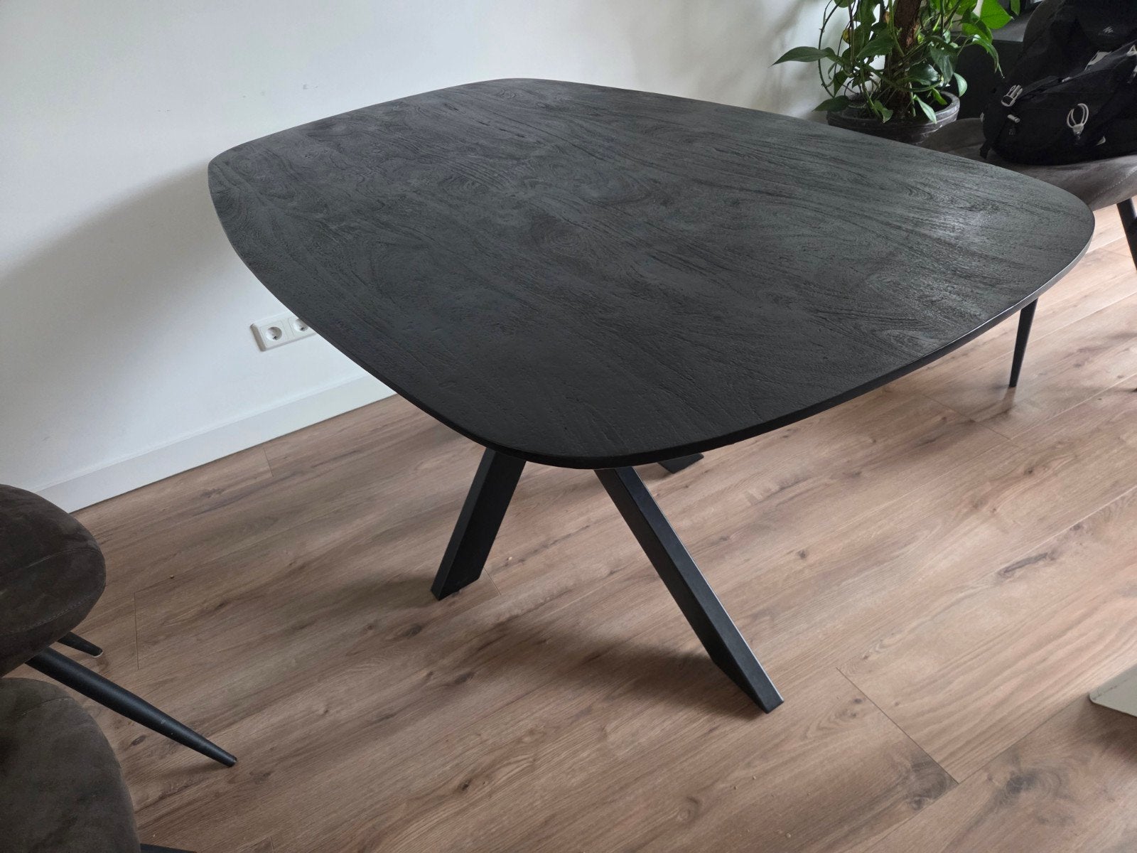 Ovale eettafel zwart mangohout 160x90cm z.g.a.n., Huis en Inrichting, Tafels | Eettafels, 50 tot 100 cm, Zo goed als nieuw, 150 tot 200 cm