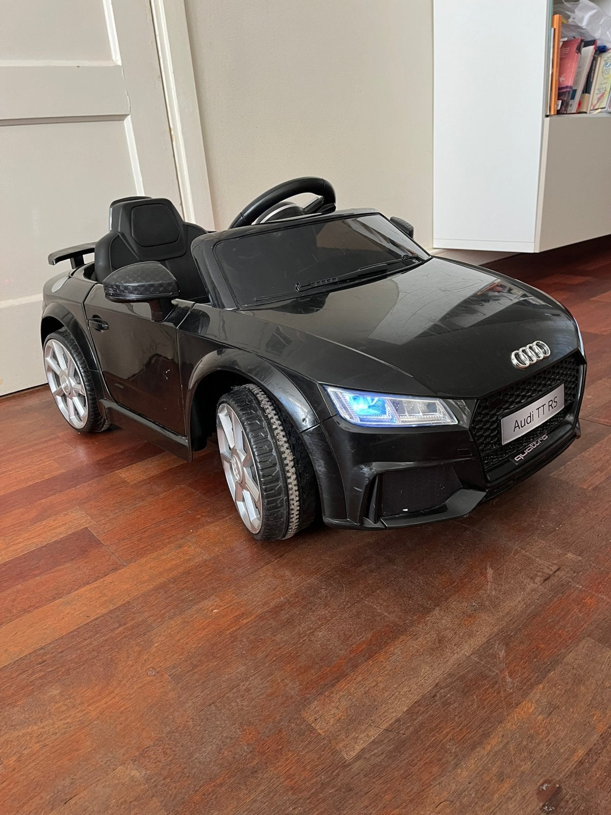 Kinder auto op accu, Ophalen, Zo goed als nieuw