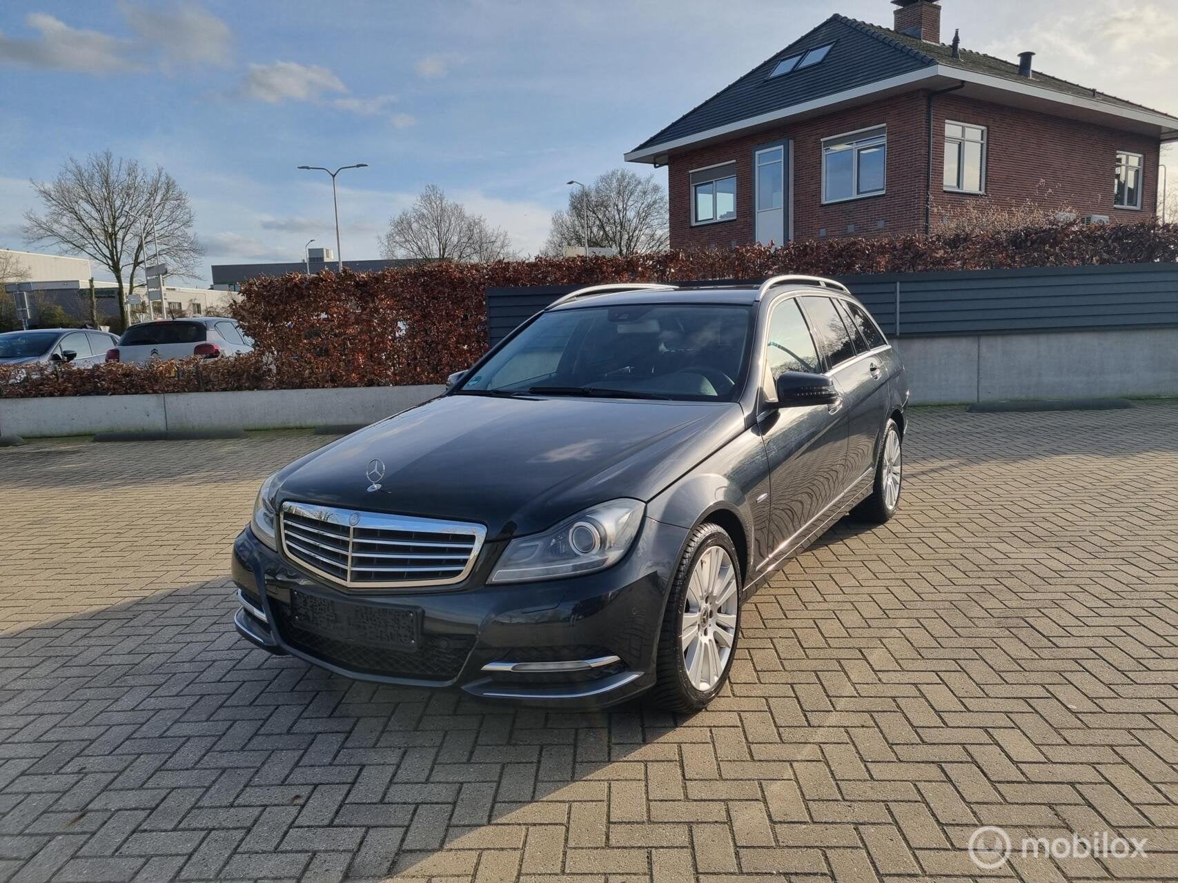 Mercedes C-klasse 200CGI Station (leer,carplay,standkachel), Automaat, Euro 5, Achterwielaandrijving, Zwart