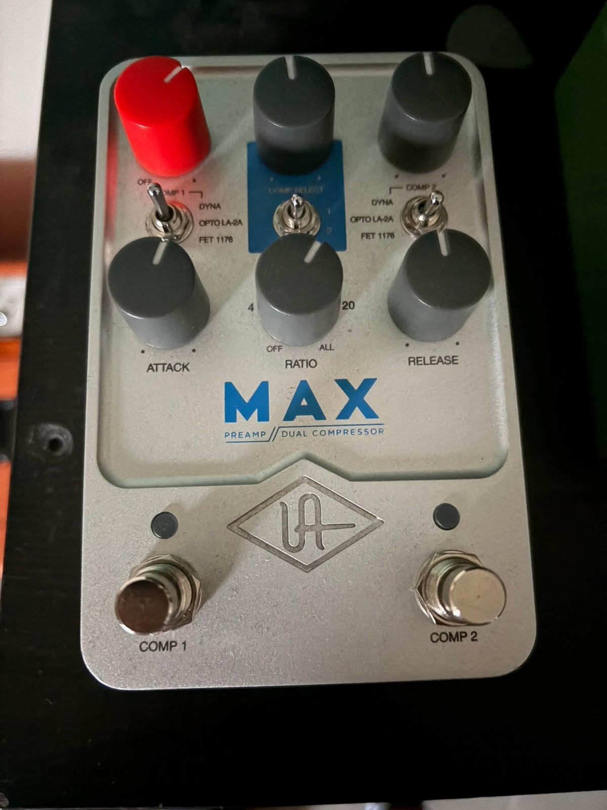Universal Audio MAX Preamp & Dual Compressor, Muziek en Instrumenten, Effecten, Zo goed als nieuw, Compressor, Ophalen of Verzenden