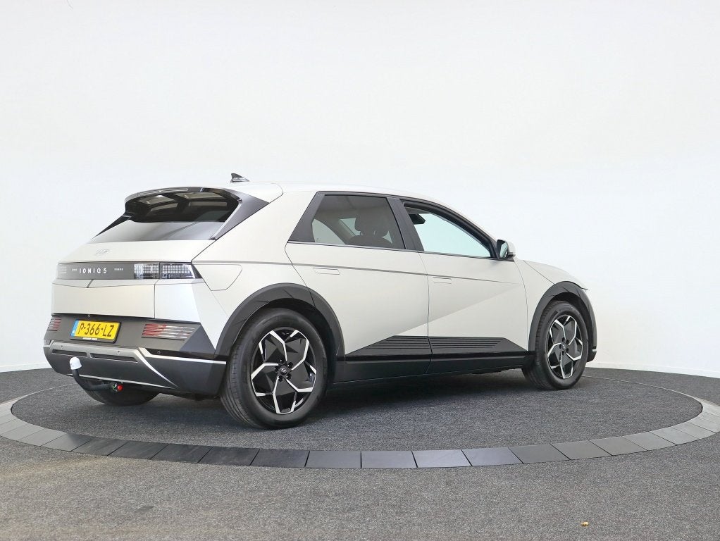 Hyundai IONIQ 5 Connect 73kWh | Trekhaak | Adaptief | LED |, Automaat, Gebruikt, Zwart, Leder en Stof