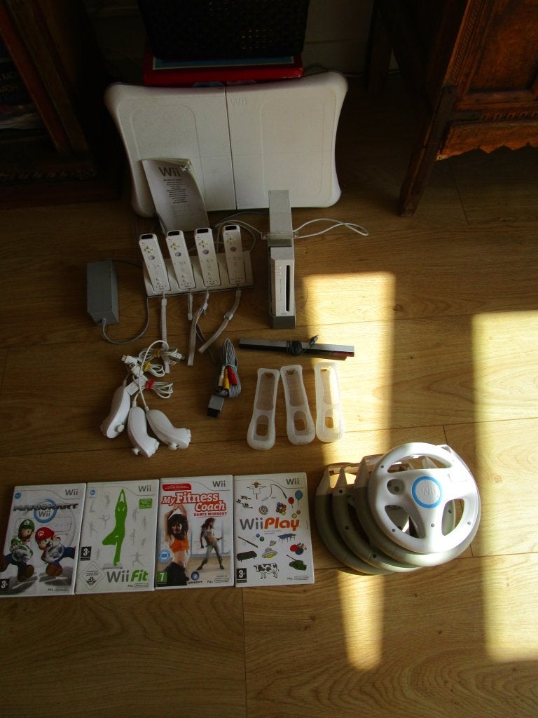 Wii complete set, Spelcomputers en Games, Ophalen, Zo goed als nieuw, Met 3 controllers of meer, Met stuurtje