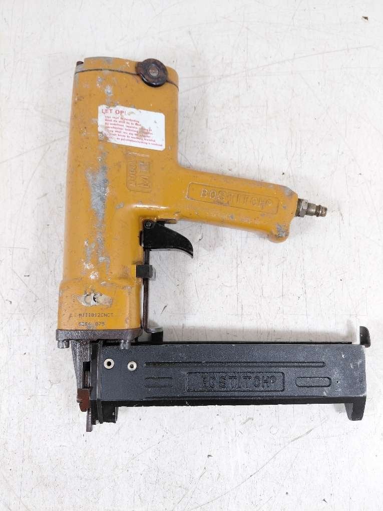 Bostitch MIII812CNCT industriële pneumatische beton-tacker., Niet ingevuld, Gebruikt, Niet ingevuld, Ophalen of Verzenden