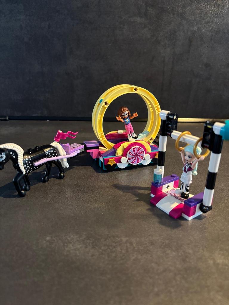LEGO Friends 41686 Magische Kermis Acrobatiek, Ophalen of Verzenden, Zo goed als nieuw, Overige typen