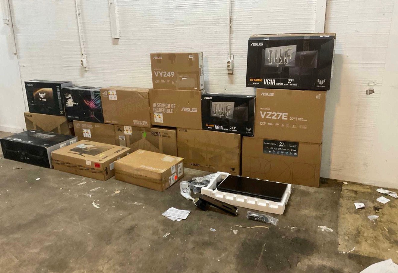 15 ASUS Gaming Schermen voor onderdelen, Ophalen of Verzenden, Zo goed als nieuw