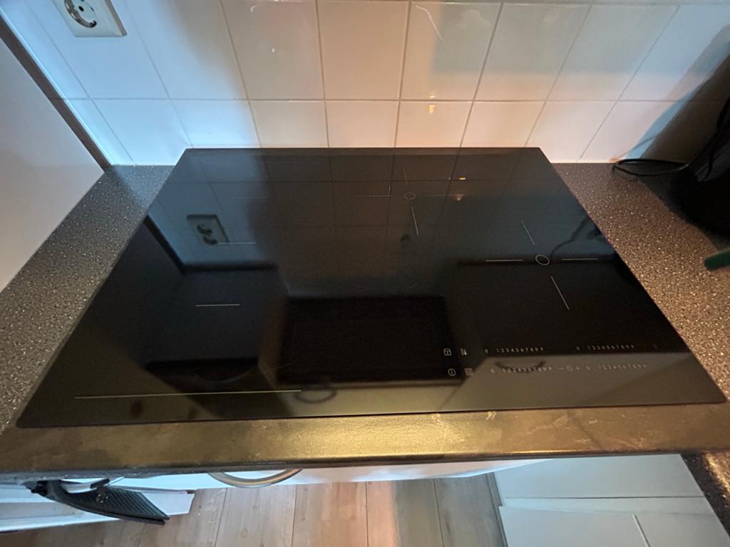 Brede IKEA HOGKLASSIG Inductiekookplaat, Witgoed en Apparatuur, Kookplaten, Ophalen, Gebruikt, 4 kookzones, Inbouw