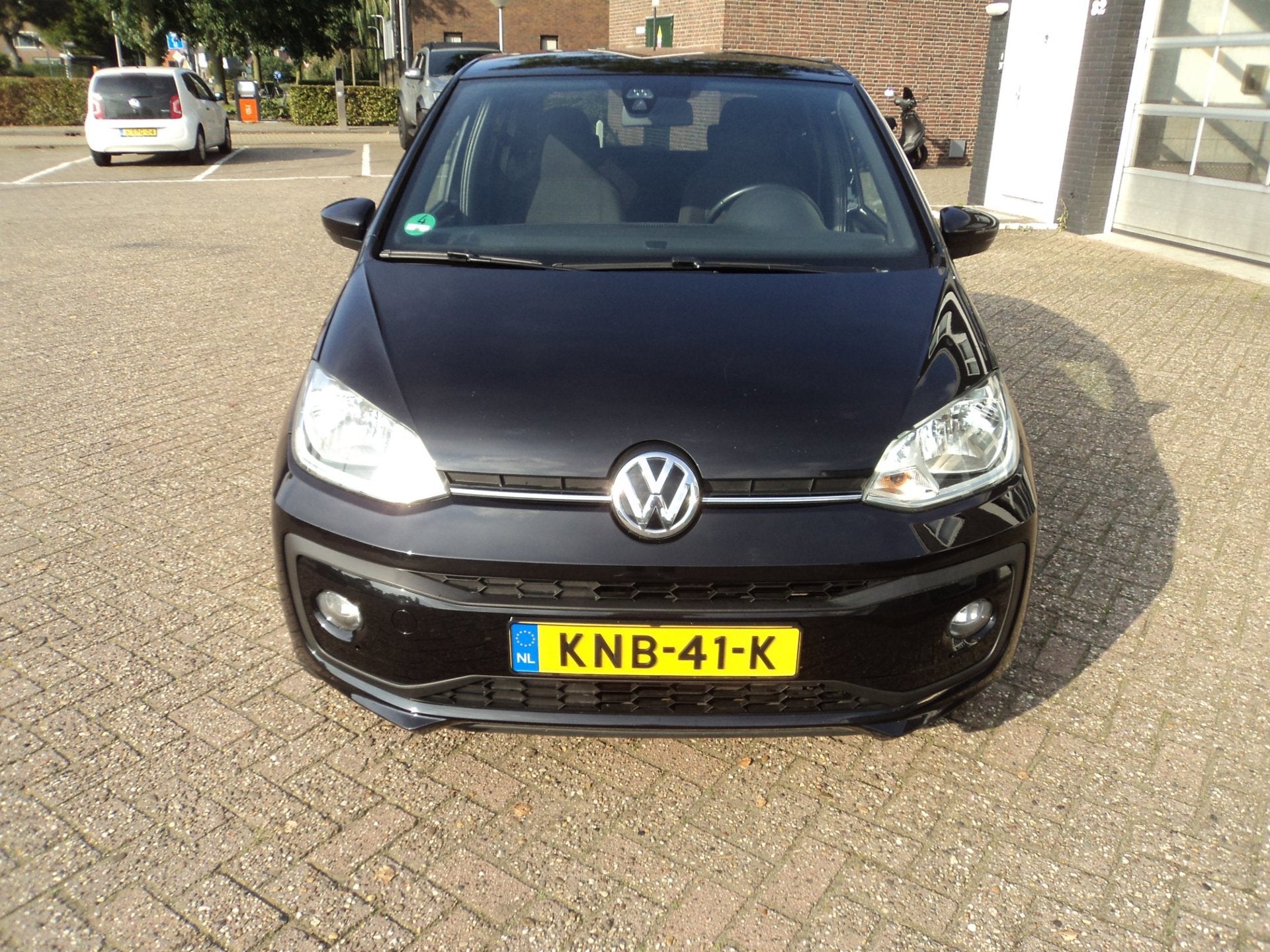 Volkswagen UP! 1.0 BMT high up! Cruise PDC Stoelverwarming, Voorwielaandrijving, Stof, 4 stoelen, Zwart