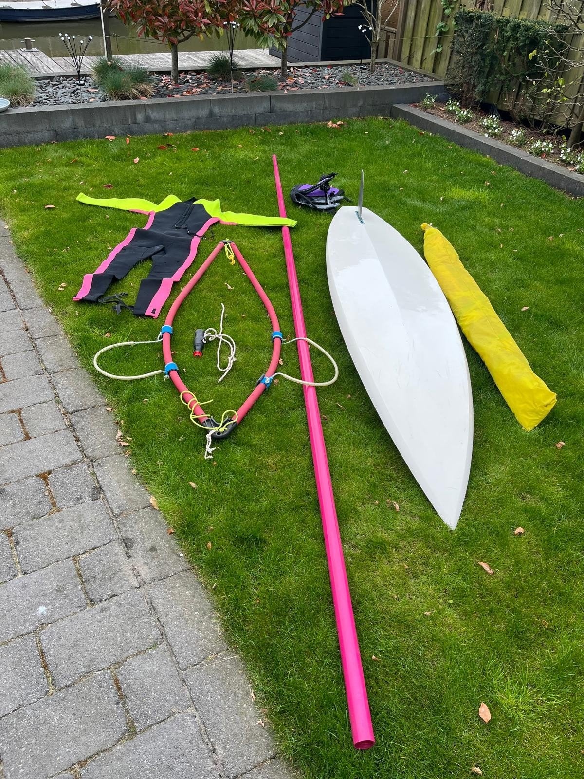Complete windsurf set, surfpak, zeil en trapeze., Watersport en Boten, Windsurfen, Ophalen