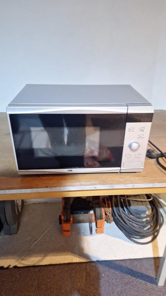 Etna Magnetron ESM 120 RVS/E01 - 800W, Ophalen