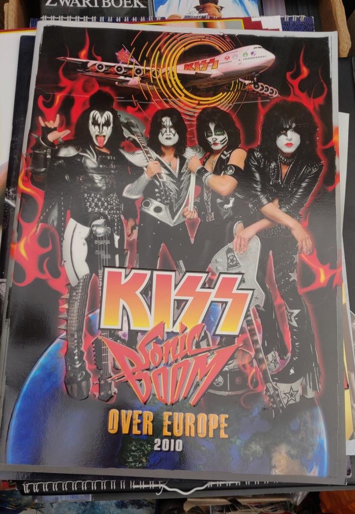 Kiss tourbook Sonic boom geen lp mei aanbieding, Cd's en Dvd's, Ophalen of Verzenden, Zo goed als nieuw