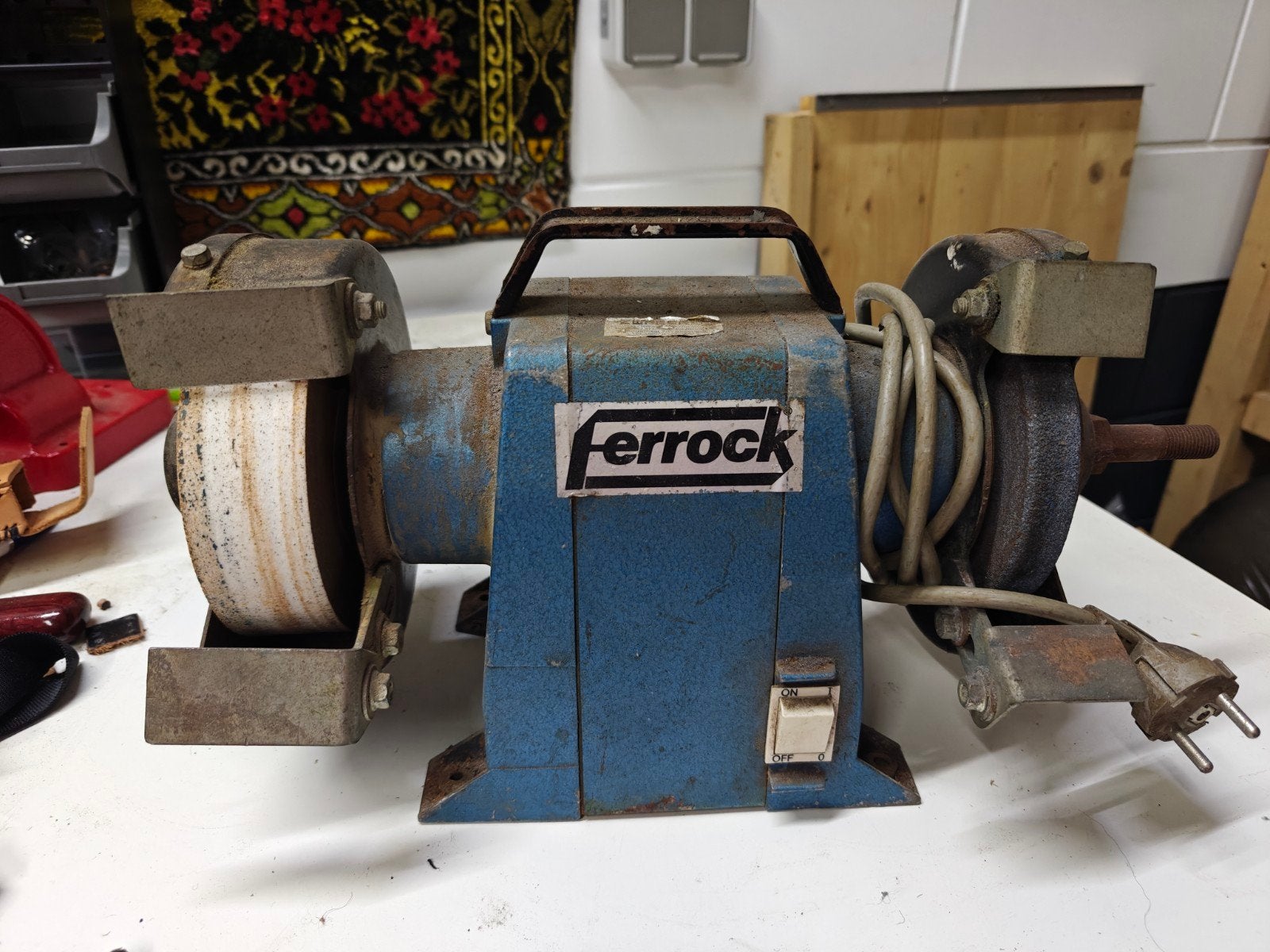 Ferrock creusen slijpmachine, Ophalen, Gebruikt, Minder dan 700 watt, Werkbankslijpmachine