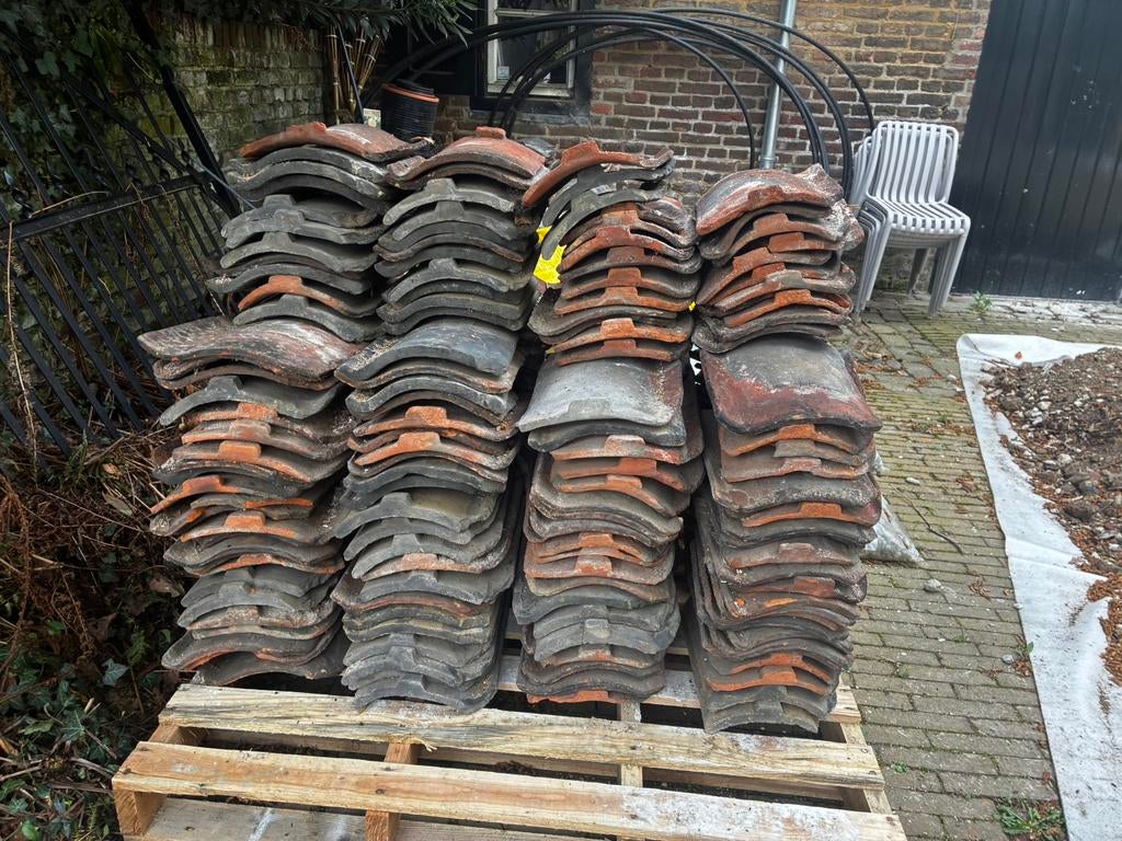 Oude holle dakpannen ongeveer 600stuks, Ophalen, Gebruikt, Steen of Klei, 15 m² of meer