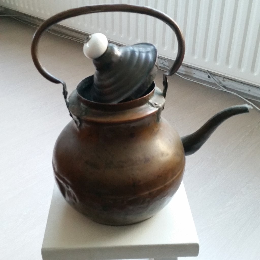 Koperen ketel met deksel. 28 cm hoog tot deksel en 30 cm br, Huis en Inrichting, Ophalen of Verzenden, Gebruikt, Bruin, Metaal