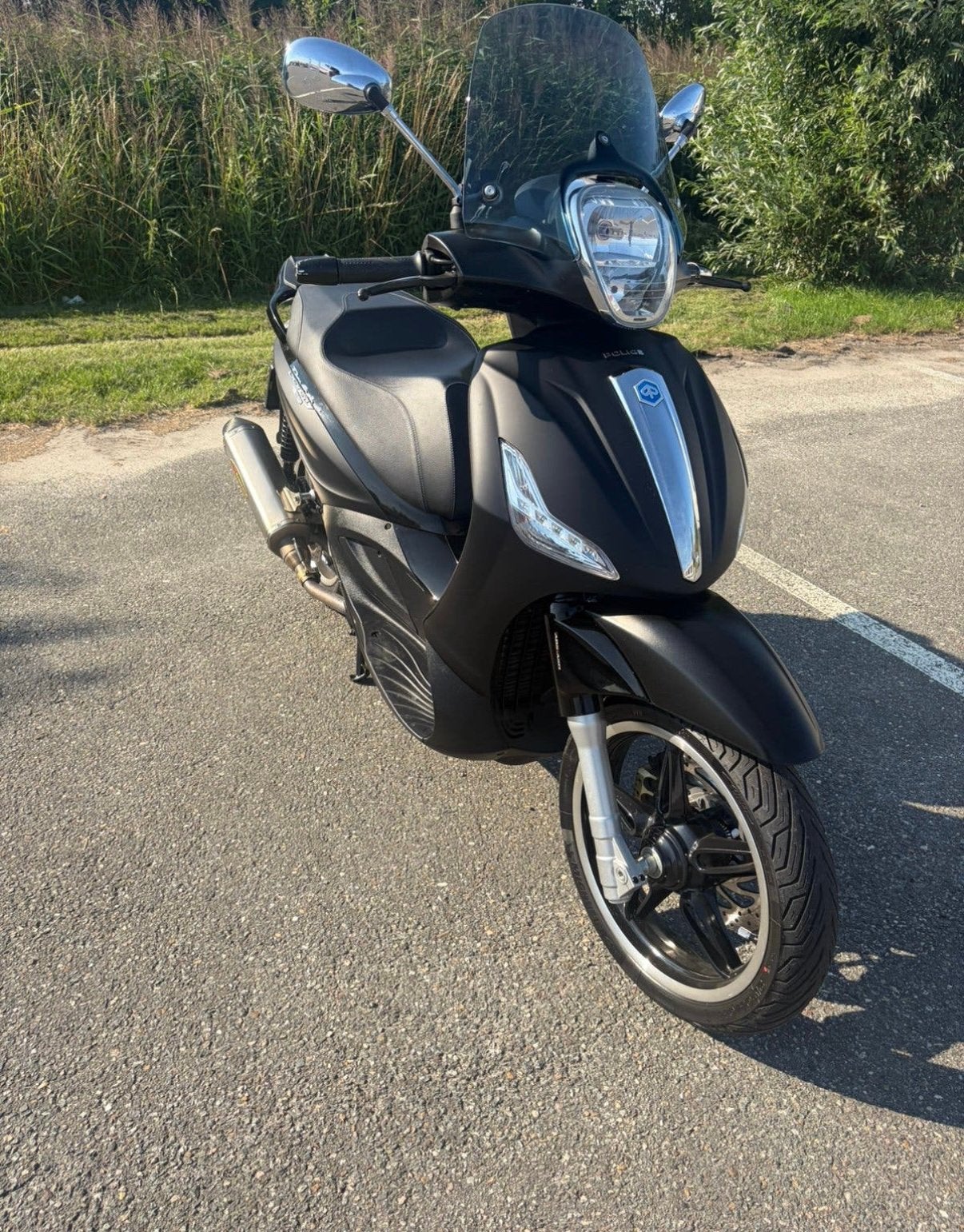 Piaggio beverly police edition - Akrapovič, Ophalen of Verzenden, Zo goed als nieuw, Benzine, Overige modellen