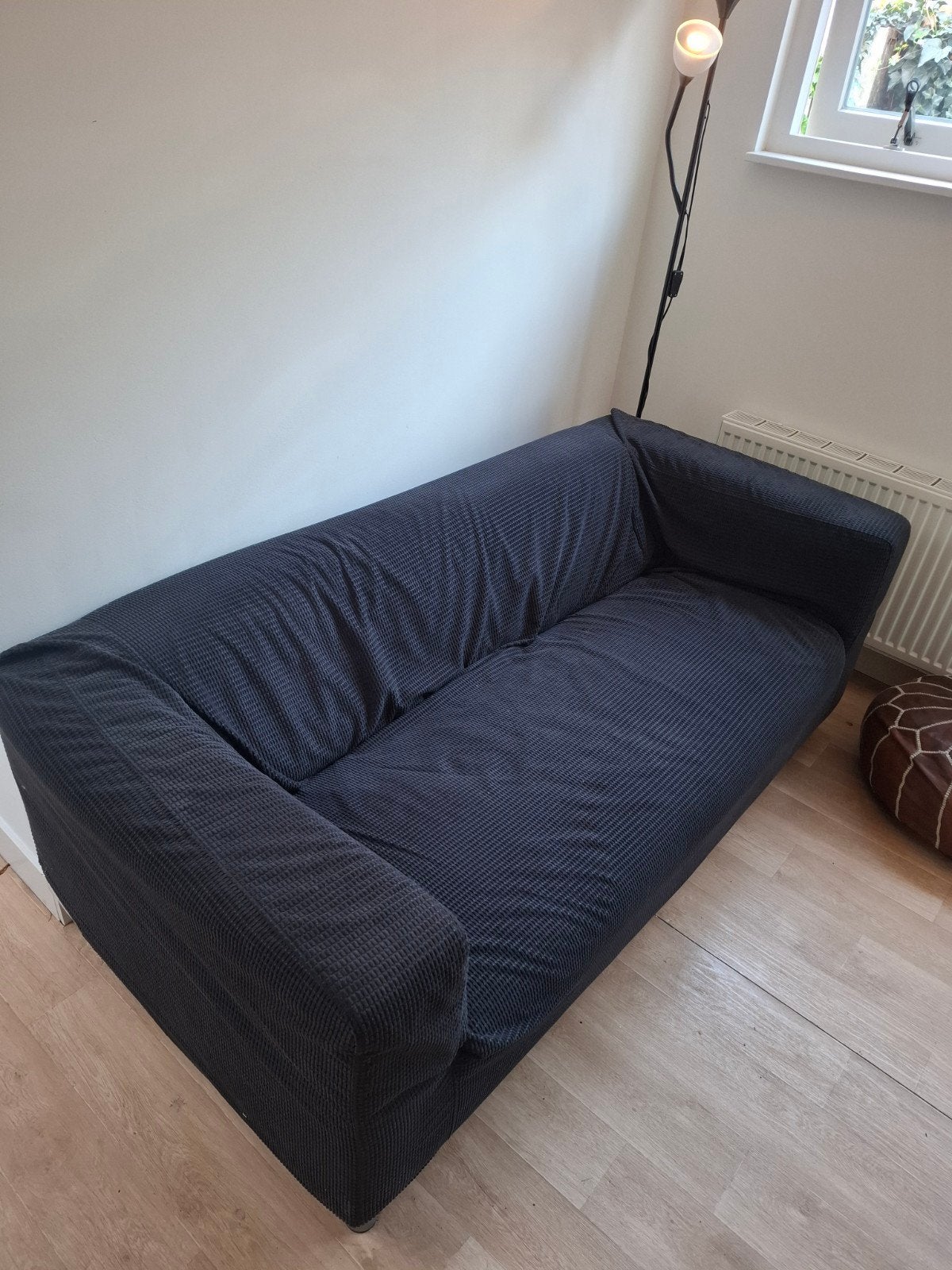 Gratis af te halen: IKEA Klippan 2-zitsbank met donkerblauwe, Ophalen, Gebruikt, Modern, functioneel, 150 tot 200 cm