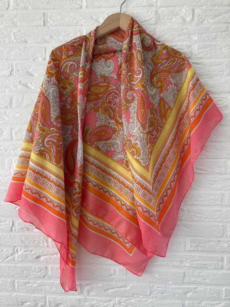 Prachtige zomer SJAAL met paisley print (oilily stijl) anna, Ophalen of Verzenden, Zo goed als nieuw, Maat 42/44 (L), Sjaal