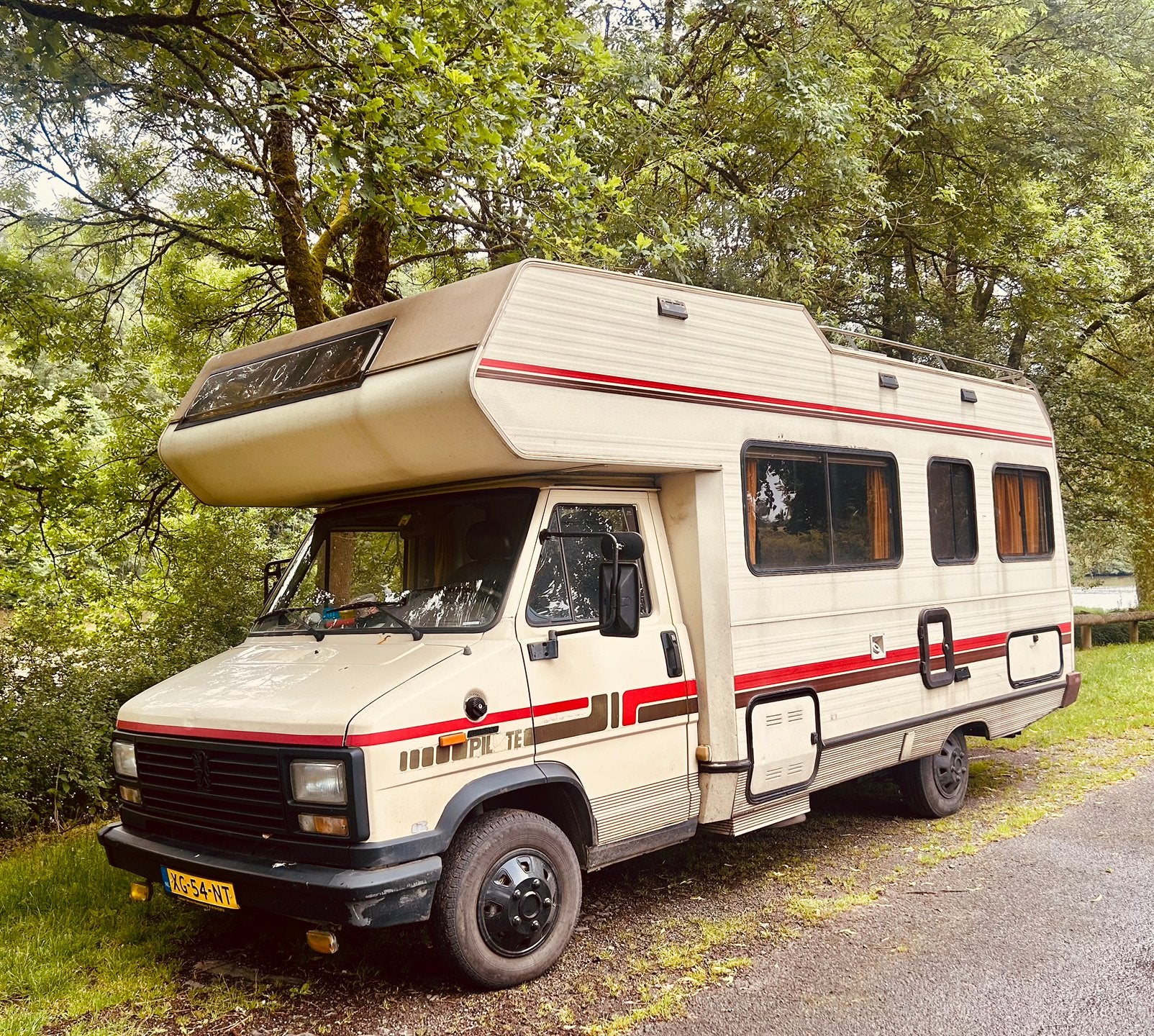 Peugeot j5 alkoof camper–off-grid–APK 2028–Instapklaar!, Caravans en Kamperen, Campers, Chemisch toilet, Alkoof, Rookmelder, Particulier