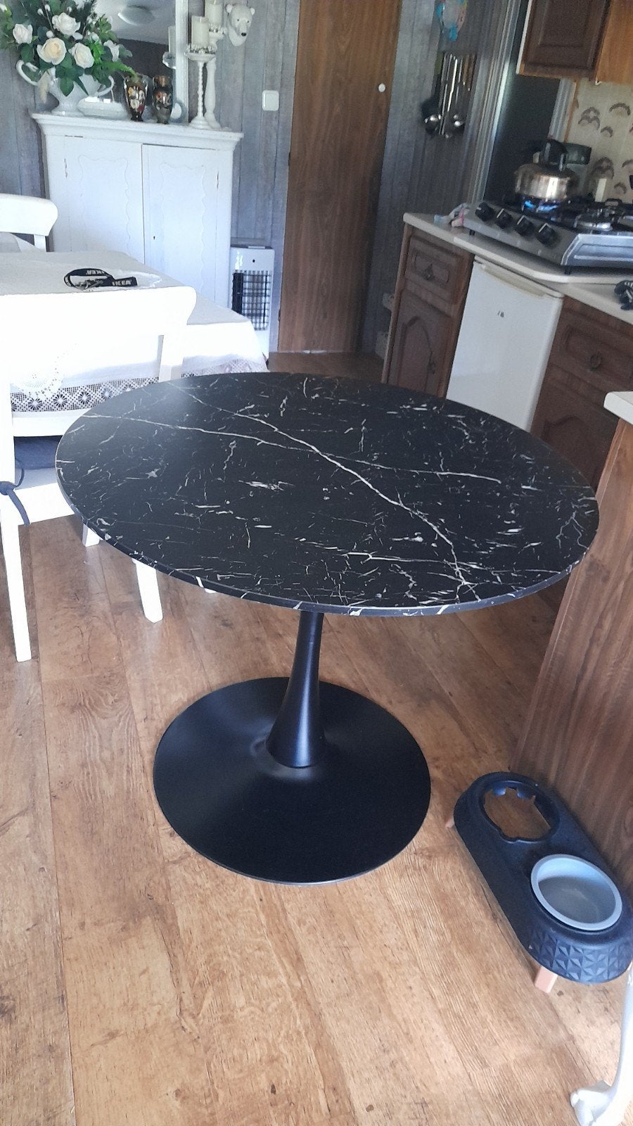 zwarte ronde tafel met marmerlook blad., Ophalen