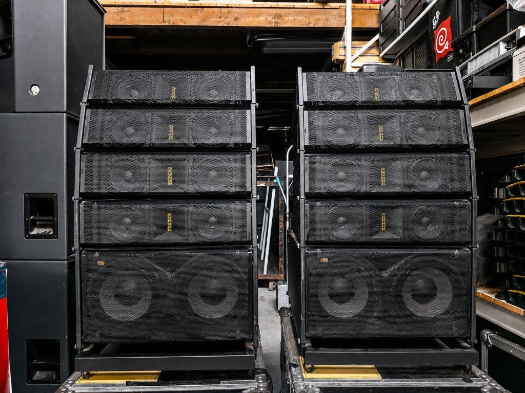 Mini Line Array Set | 8 Tops + 2 Actieve Subs | DSP, Audio, Tv en Foto, Luidsprekers, Zo goed als nieuw, Overige typen, Overige merken