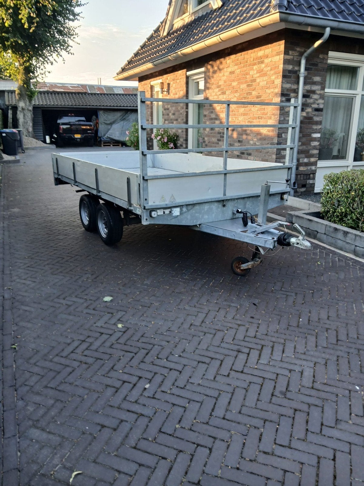 PLATEAU AANHANGER ANSSEM, Ophalen