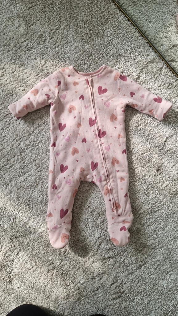 Baby roze romper met hartjes (68cm), Ophalen of Verzenden, Gebruikt, Primark, Meisje