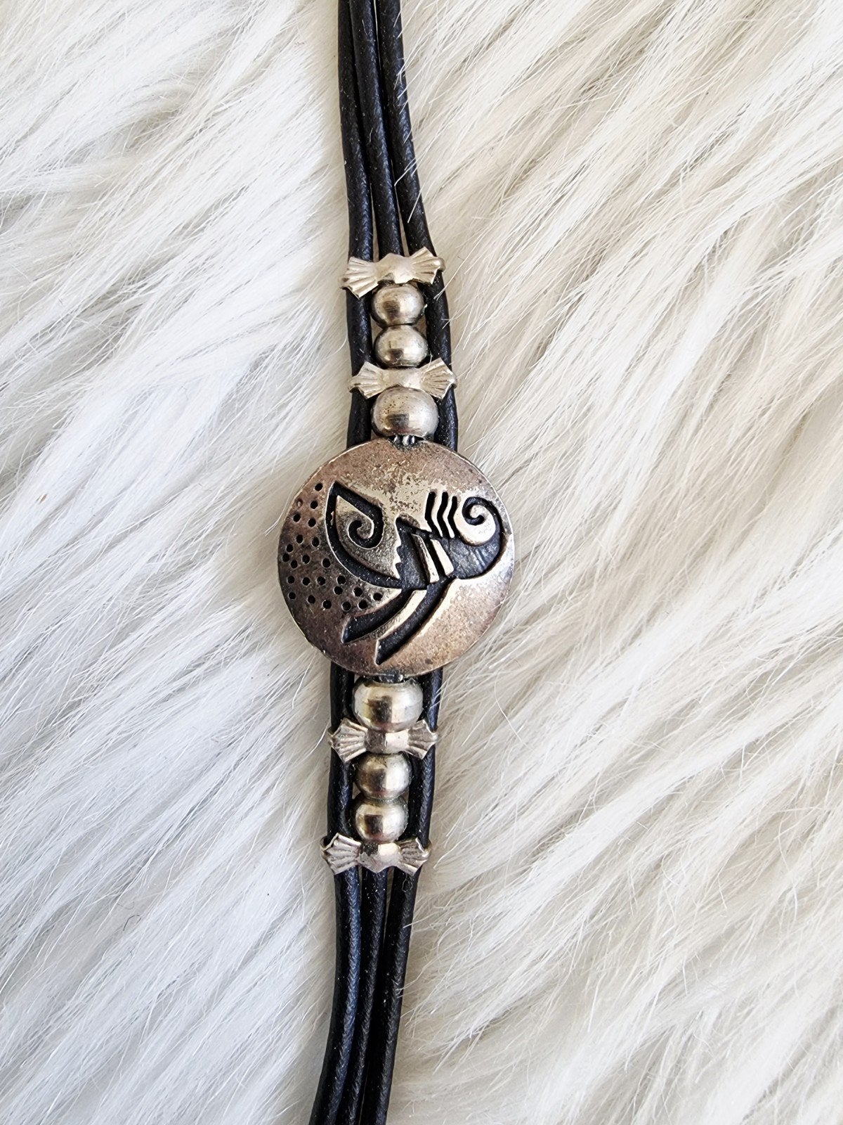 Leren armband met Kokopelli bedel, afmeting 17.5 cm, Sieraden, Tassen en Uiterlijk, Armbanden, Gebruikt, Zwart, Leer, Ophalen of Verzenden