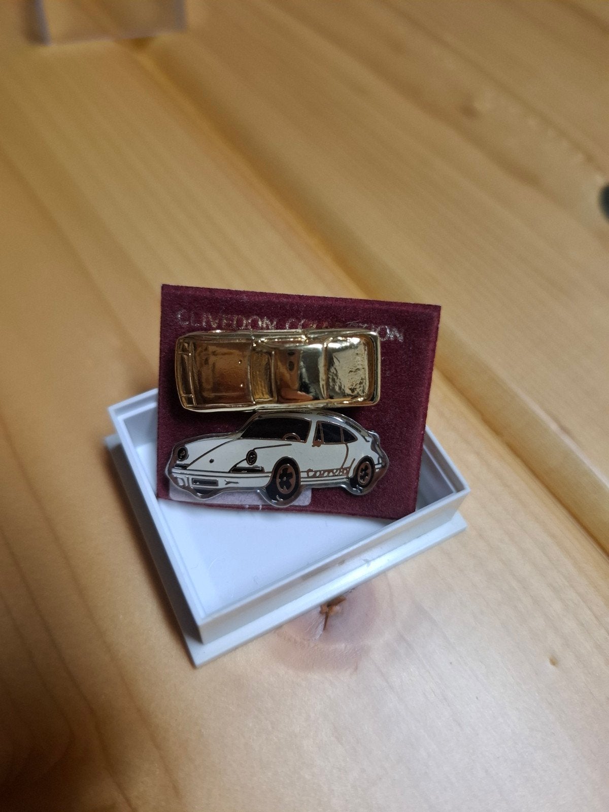 Porsche 911 Carrera Speldje - Nieuw in Doosje, Ophalen of Verzenden, Nieuw, Transport, Speldje of Pin