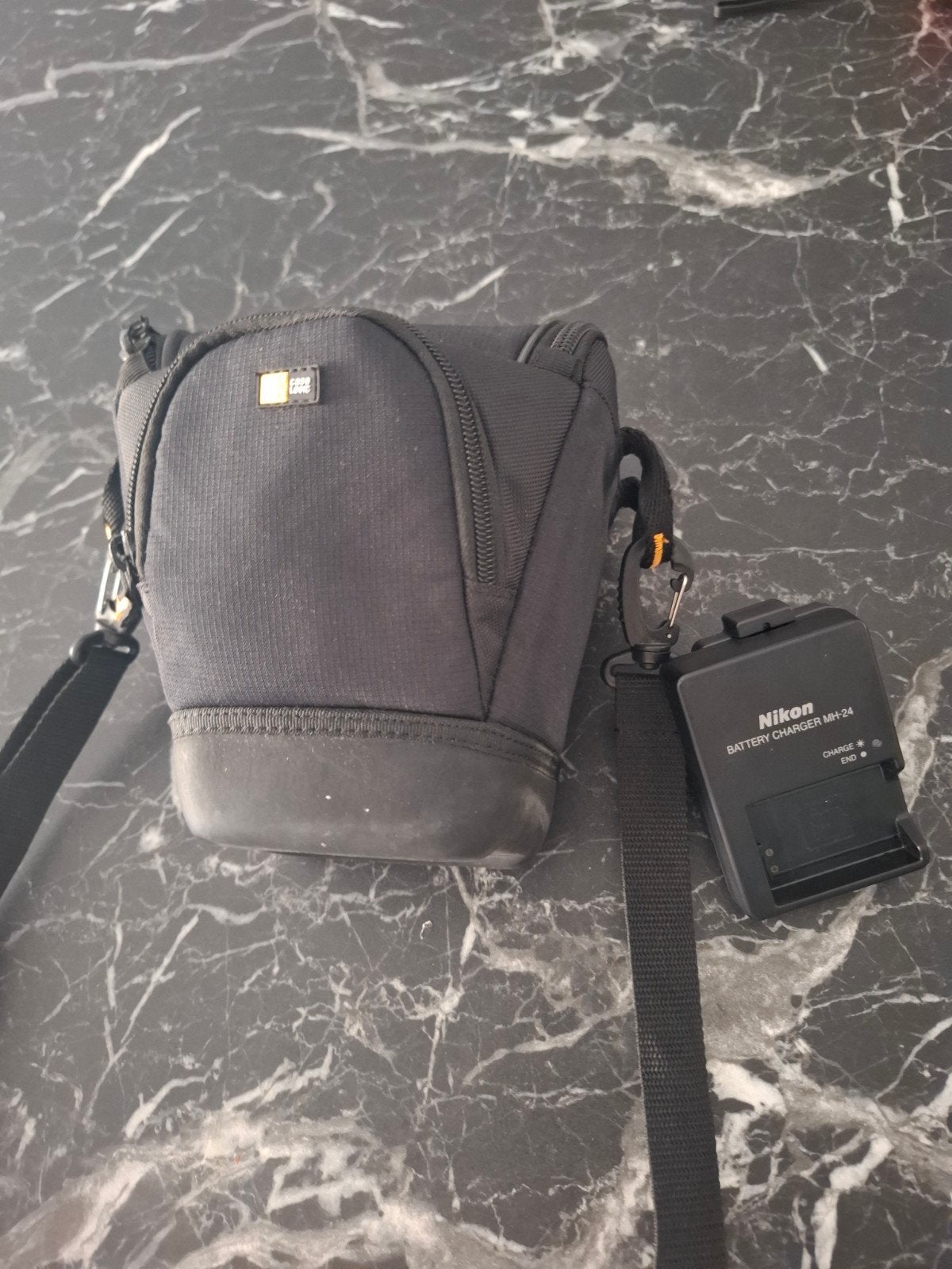 Nog zeer nette Nikon D 3300 camera m zoomlens + accessoires, Ophalen of Verzenden, Zo goed als nieuw, 24 megapixels, Nikon