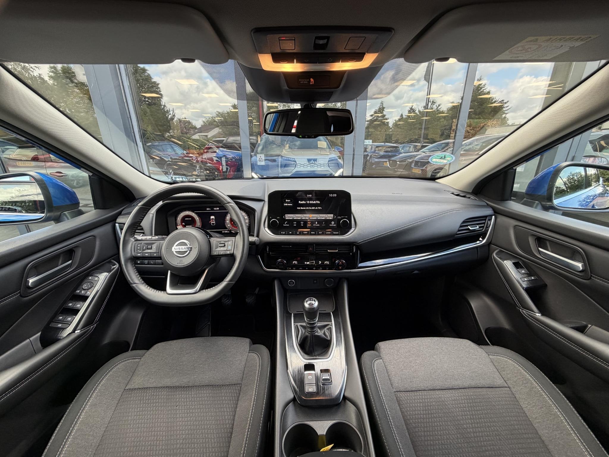 Nissan Qashqai 1.3 MHEV Premiere Edition | Pro-Pilot cruise, 1304 kg, Stof, Gebruikt, 4 cilinders