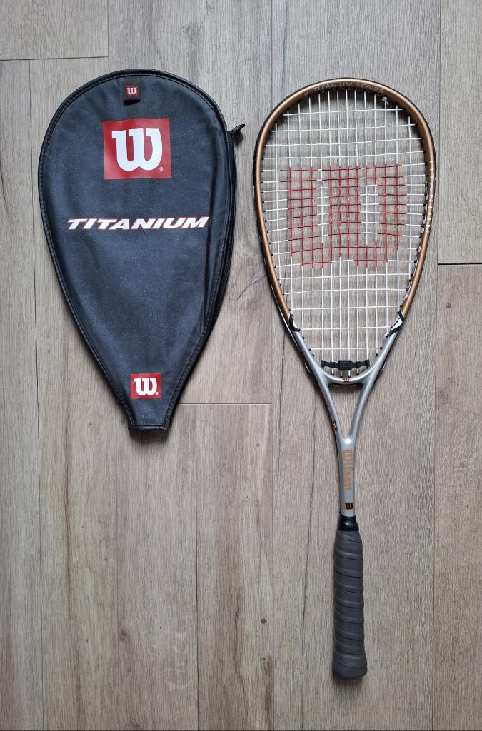 2x WILSON squash rackets, Sport en Fitness, Squash, Ophalen of Verzenden, Zo goed als nieuw, Racket, Met hoes