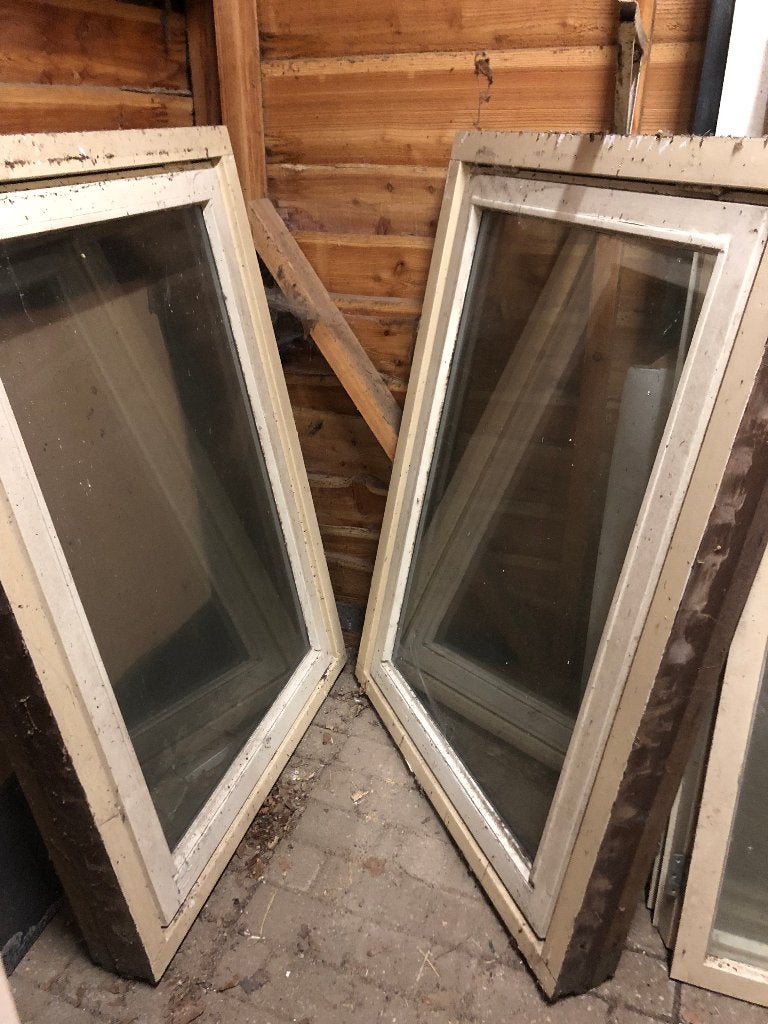 2 hardhouten kozijnen, Doe-het-zelf en Verbouw, Kozijnen en Schuifpuien, Gebruikt, Raamkozijn, 75 tot 150 cm, Hout